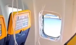 RyanAir uçuşunda cam kırıldı, dışarı çekilen yolcu son anda kurtarıldı