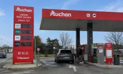 Fransa'da dar gelirli çalışanlara 100 euro yakıt desteği için süre uzatıldı