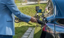 Sessiz çalışan elektrikli otomobiller yayalar için büyük tehlike