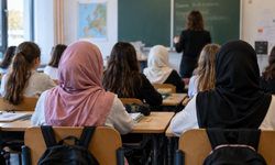 Avusturya’da yeni eğitim yılı başörtüsü yasağıyla başladı