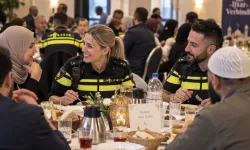 Hollanda’da polisinin halka açık iftar düzenlemesi yasaklandı