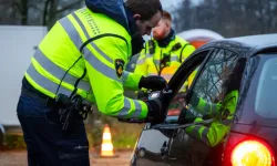 Hollanda’da trafik cezalarına zam geliyor: Telefon cezası 450 euro olacak
