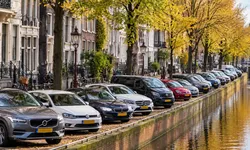 Amsterdam'da park izni ücretlerine yüzde 100'e varan zam