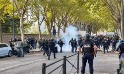 Fransa’da öğrenci protestoları büyüdü, 400’den fazla okul kapalı kalacak