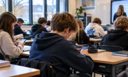 Hollanda’da okullarda telefon kullanımına yeni kısıtlama geliyor