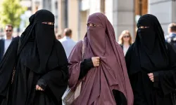 İtalya’da okullara burka ve nikap yasağı, velilere ise dil kursu şartı getirildi