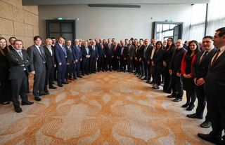 Hollanda’da resmi ziyaretlerde bulunan Hakan Fidan, Türk toplumu ve STK temsilcileriyle görüştü