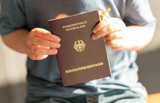 Almanya’da çocuk pasaportlarında değişiklik: Yeni pasaportlarınızı almayı unutmayın