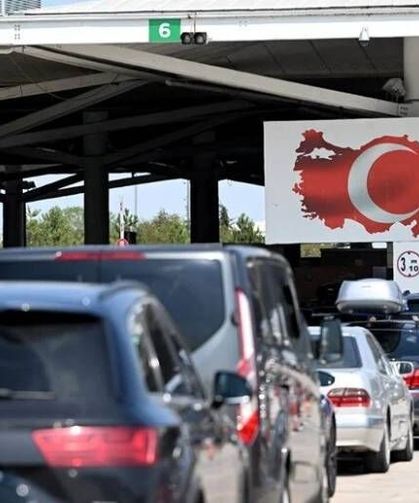 Mavi Kart sahibi gurbetçi emekliler yabancı plakalı aracını Türkiye'de 4 yıl bırakabilir mi?