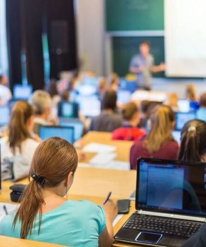 Almanya’da 1,9 milyon yüksek eğitimli kişi yoksulluk riski altında