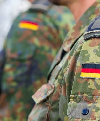 Almanya’da askerlik çağındaki erkeklere yurt dışına çıkış izni şartı getirildi