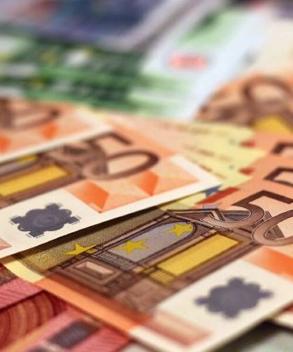 Fransa’da bir gurbetçi, gümrükte el konulan 40 bin eurosunu geri aldı