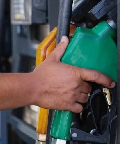 Almanya’da günde bir kez yapılan zam nedeniyle çalışanlar molada yakıt alıyor