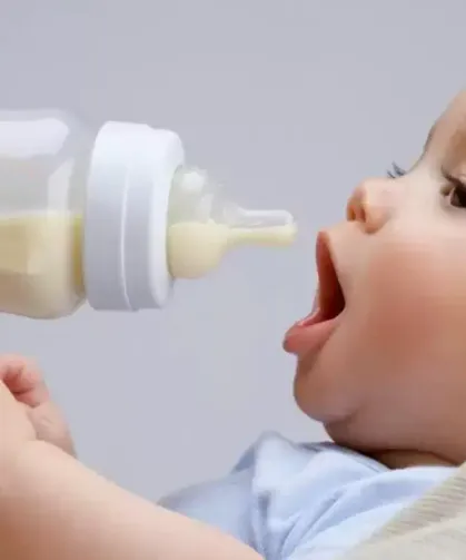 Fransa'da bebeklerde kusma ve ishale yol açan mama geri çağrıldı