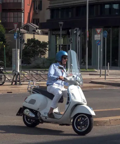 Fransa’da scooter ve motosikletlere yeni kural getirildi