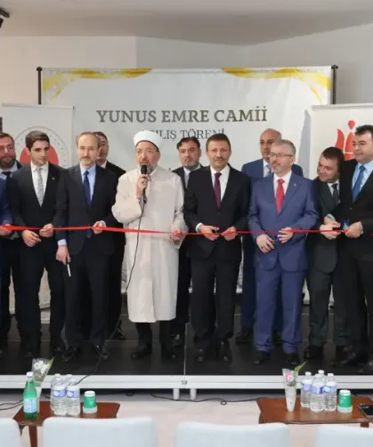Paris Yunus Emre Camii dualarla ibadete açıldı