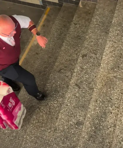 Almanya'da ilginç olay: Kondüktör treni durdurup tuvalet kağıdı almaya gitti