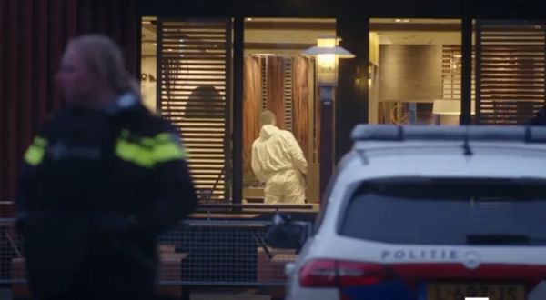 Hollanda’da bir Türk gazeteci ve kardeşi McDonald's restoranında silahlı saldırıda öldürüldü!