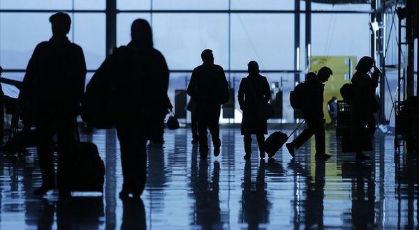 Avrupa havaalanları kaosa doğru sürükleniyor!