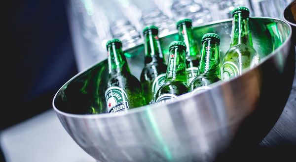 Heineken'ın 25cl.’lik şişeleri içindeki cam parçaları nedeniyle toplatıldı!