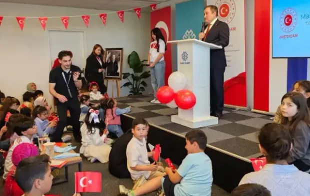 Amsterdam'da 23 Nisan çoşkusu