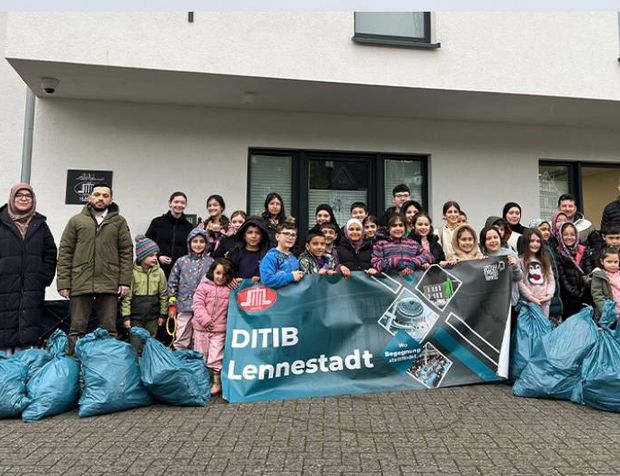 Almanya’da Lennestadt DİTİB Camii Kur’an kursu öğrencilerinden örnek davranış