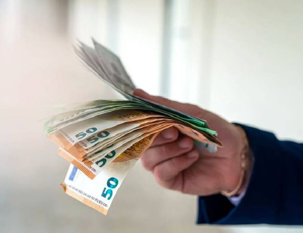 Avrupa'da 10 bin euronun üzerindeki nakit ödemeler yasaklandı