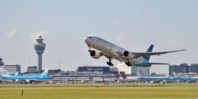 Hollanda’da bu yaz Schiphol Havalimanındaki onlarca uçuş iptal edilecek!