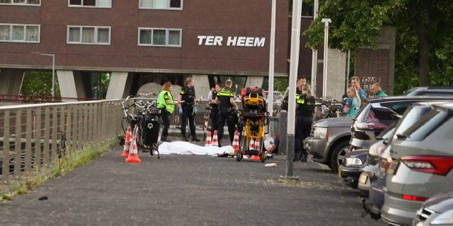 Rotterdam Coolhaven metro istasyonunda bir kişi vurularak öldürüldü