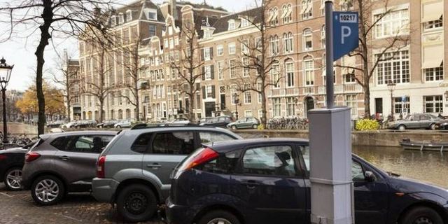 Denk Amsterdam'dan yüksek park ücretlerine karşı imza kampanyası