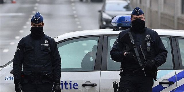 Belçika'nın başkenti Brüksel'de metro istasyonunda bıçaklı saldırı