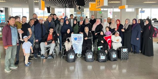 Hollanda'da engelliler umre ibadeti için yola çıktı