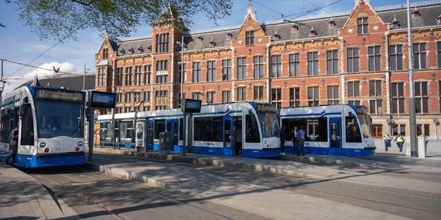Amsterdam'da toplu taşıma ilkokul çocuklarına 4 ay boyunca ücretsiz