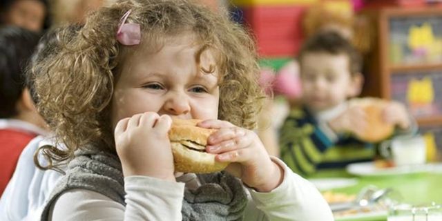 Rapor: Avrupa’da her üç çocuktan biri aşırı kilolu!