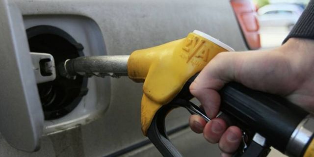 Hollanda'da akaryakıttaki vergi indirimi kalkıyor: Benzin yine 2 euroyu geçecek!