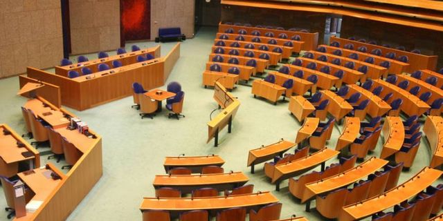 Hollanda Temsilciler Meclisi, asgari ücret ve ödeneklerin artırılması için hükümete baskı yapıyor