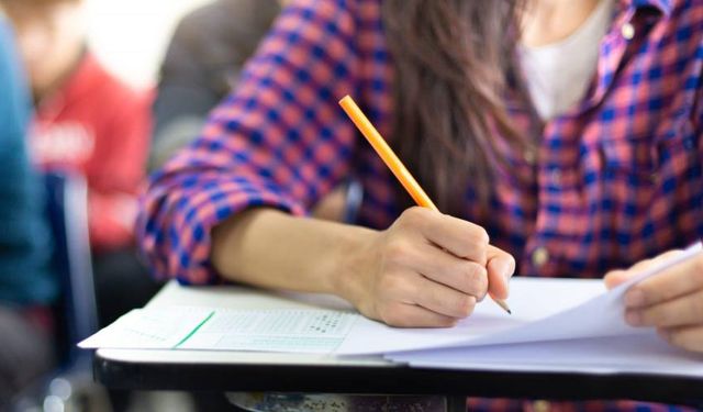 Almanya dil sınavında hile yapanlara 10 yıl vatandaşlık yasağı