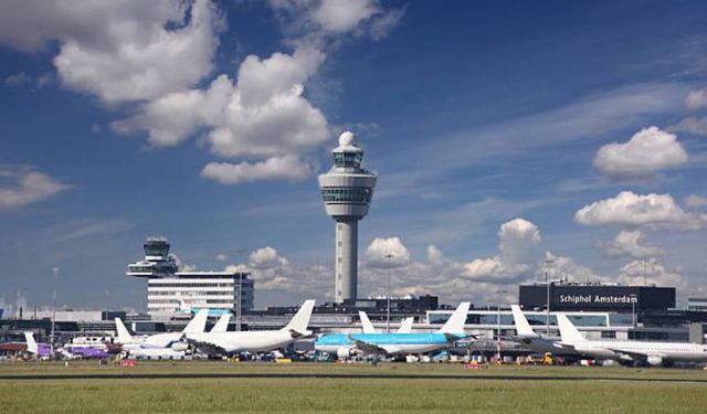 Amsterdam, Schiphol Havalimanı'ndaki uçuşların yüzde 12 azaltılmasını istiyor