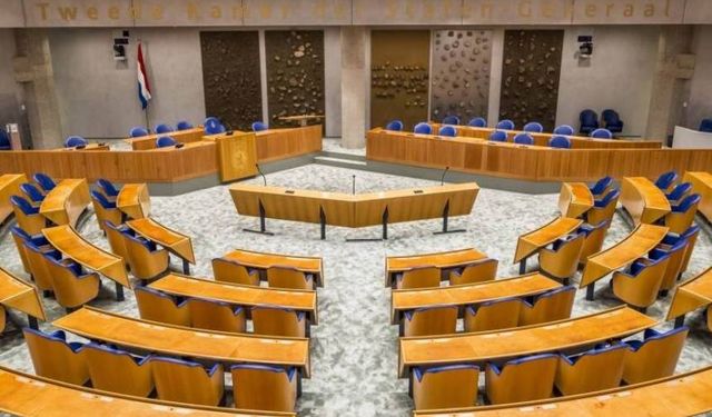 Hollanda Meclisi cinsiyet değiştirmeyi kolaylaştıracak yasa tasarısını reddetti