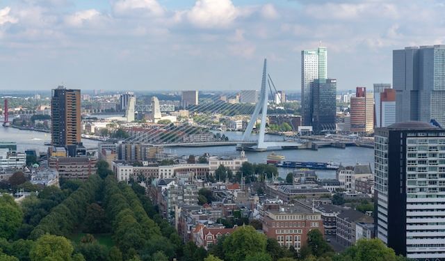 Hollanda'daki hane halklarının varlığı en düşük Rotterdam'da