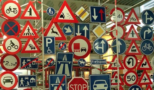 Belçika’da trafik levhalarındaki cinsiyet ayrımı ortadan kalkıyor