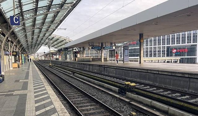 Almanya'daki demiryolu grevi Hollanda – Almanya tren seferlerini durdurdu