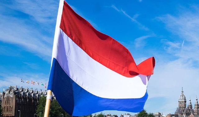 Hollanda’da devlet memuru maaşlarına yüzde 8,5 zam, 2.300 euro ikramiye