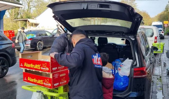 Belçika'nın Liège kentinde İHH Belgium'dan ihtiyaç sahibi ailelere gıda yardımı