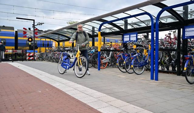 Hollanda Demir Yolları'ndan yolculara elektrikli bisiklet kiralama hizmeti