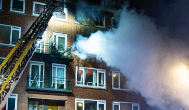 Rotterdam’da bir evde çıkan yangında bir kişi öldü, 16 ev boşaltıldı