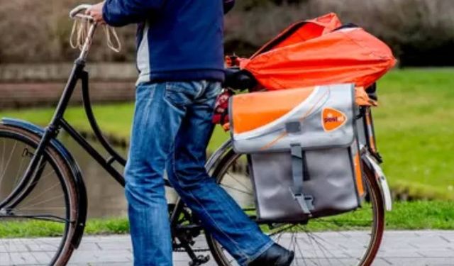 Hollanda’da bir postacının binlerce postayı evinde sakladığı ortaya çıktı
