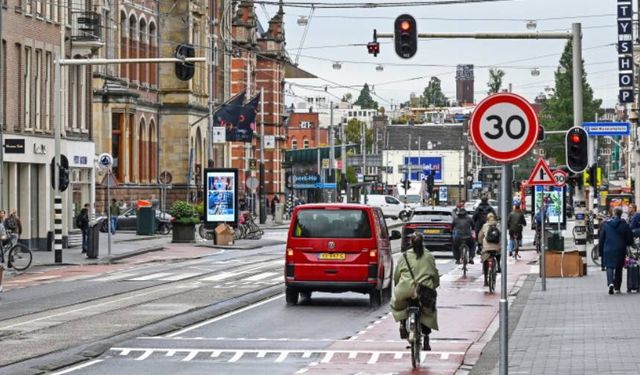 Amsterdam'da 30 km/h hız sınırına radarlı denetim başlıyor