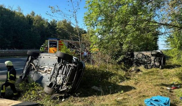 Almanya’da Türk düğün konvoyunda kaza: Gelin ve damat da dahil 7 yaralı!