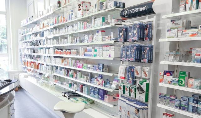 Fransa’da eczanelerde sağlık kartı yanında olmayan ilacı cebinden ödeyecek